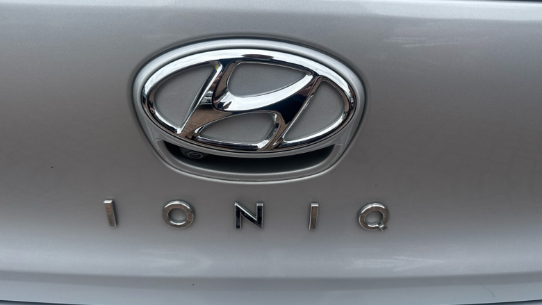 Hyundai IONIQ 1.6 GDi Hybrid Premium 5dr DCT Hybrid Hatchback